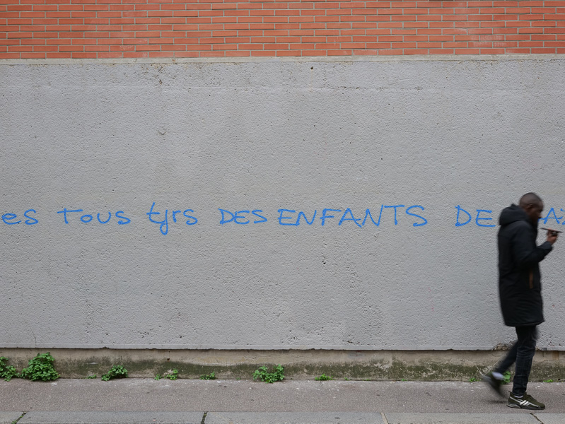 brindilles... brindilles...